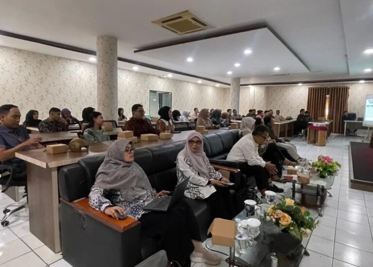 Sambut Mahasiswa Baru Semester Genap, Pascasarjana UMRAH Tekankan Adaptasi Global